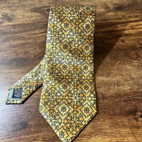 NEW Beaufort Tie Rack Neck Tie OS 100% Silk Gold Italy Black Satin Office Work - Picture 4 of 8